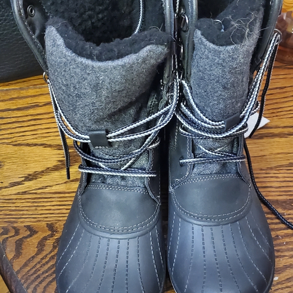 Grey winter boots